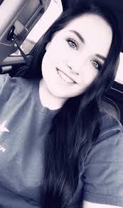 Brianna Capps's Instagram, Twitter & Facebook