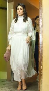 #kareena kapoor #kareena kapoor khan #bollywood #bollywood2 #my artwork #omg bebo is looking extra stunning #the 2nd & 3rd are absolute favs #i miss u bebo plz come back with a bang we need more of you #sign good films plz #i am missing her so much these days #bebo is. Kareena Kapoor Khan On Twitter Angel In White Kareenakapoorkhan Dorrazarrouk ÙƒØ§Ø±ÙŠÙ†Ø§ ÙƒØ§Ø¨ÙˆØ± Ø®Ø§Ù† Ø¯Ø±Ø© Ø²Ø±ÙˆÙ‚