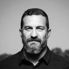 Lisa Feathers's Instagram, Twitter & Facebook