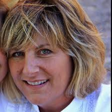 Donna Chausse's Instagram, Twitter & Facebook