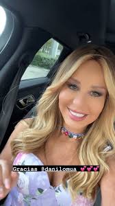 Myrka Dellanos parece una jovencita con este maquillaje ¡copia el look!