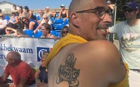 Nameless-tatoeage trekt veel bekijks