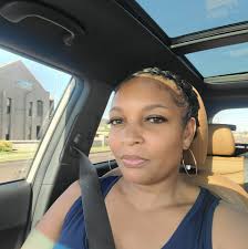 AD) — A woman says her man forgot his phone was still mirrored to the TV  while he was in the bathroom—and she watched him text another girl in real  time… Winos,