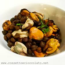 I valori nutrizionali dei ceci neri sono ancora tutti da scoprire, per adesso dovrete accontentarvi della nostra ricetta. Zuppa Di Ceci Neri E Cozze Rossetto Cioccolato