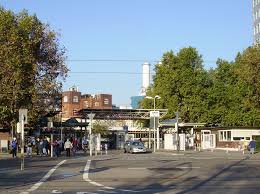 Wie die basf heute per pressemitteilung mitteilt, ist ein erster mitarbeiter am standort ludwigshafen, wohnhaft in neustadt an der weinstraße, mit dem coronavirus infiziert. Basf Wikipedia