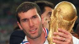 He played as an attacking midfielder for the french. Zinedine Zidane Sendungs A Bis Z Ard Das Erste