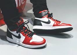 2020 New Air Jordan 1 High Og Satin Snake Cd0461 601 Chicago In 2020 Air Jordans Nike Fashion Shoes Black Basketball Shoes