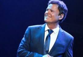 Along with his brother donny, osmond remains a beloved celebrity on and off the stage, with fans who have maintained her for generations. Donny Osmond Height Age Wife Biography Family Net Worth More