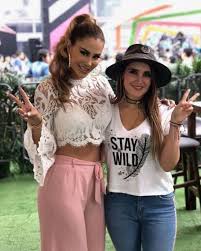 La artista, de acuerdo con el diario el universal, contraería nupcias con larry ramos este miércoles en la noche. Ninel Conde El Alma Rebelde Se Lleva En El Corazon Facebook