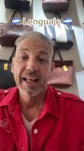 Hilarious Nicaraguan Comedian: Chismoso Chapas Fresa 🍓