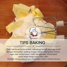 Pindahkan putih telur yang sudah dipanaskan ke dalam mangkuk besar. Saat Membuat Buttercream Sebaiknya Kocok Mentega Putih Dengan Kecepatan Sedang Hingga Mengembang Dan Lembut Agar Ide Makanan Resep Makanan Penyajian Makanan