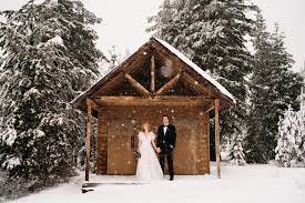 10,889 likes · 31 talking about this · 1,996 were here. Bend Oregon Winter Wedding Venues Hollins Head Barn