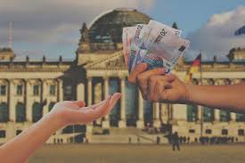Il principale limite all'uso del contante è quello legato al trasferimento del denaro da un soggetto ad un altro, detto limite oggi ammonta ad euro 3.000, il che significa che, se voglio pagare con denaro contante una prestazione o acquistare un bene o servizio, potrò farlo fino all'importo di 2.999,99 euro. Tetto Al Contante 2020 Nuove Soglie Cosa Cambia Sanzioni Leggioggi