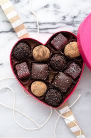 Red Wine Chocolate Truffles In A Diy Box Of Chocolates For Valentine S Day Dessert For Two Gift Chocolate Red Wine Truffles Candy Truffles