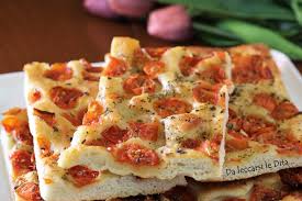 Pizza con cornicione ripieno 🤤. Focaccia Con I Pomodorini E Origano Superveloce Da Leccarsi Le Dita