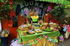 Si haces una cena hawaiana. Ideas Originales Sobre Decoracion Hawaiana Para 15 Anos Decoraciones De Fiesta Luau Decoracion Hawaiana Fiesta De Moana