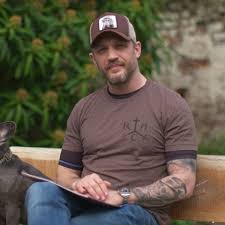 Edward thomas hardy cbe (born 15 september 1977) is an english actor and producer. Tom Hardy S Connections To Surrey And Why We Love The Hollywood Heart Throb Surrey Live
