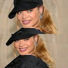 Rihanna is so beautiful 😍❤️