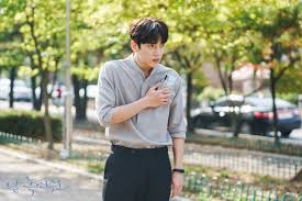 Ia terlibat dalam eksperimen ilmiah yang membuatnya dibekukan selama 20 tahun. Ji Chang Wook In The Melt Me Softly 2019 As Ma Dong Chan Ji Chang Wook Melting Me Softly Chang Wook