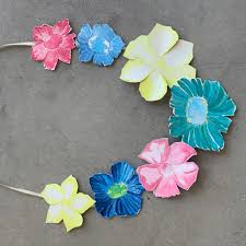 How to make fake flowers out of paper. How To Make A Flower Necklace From Paper The New York Times