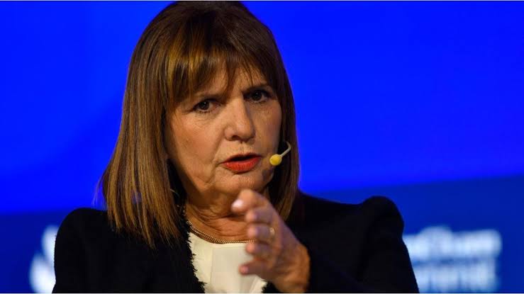 Lawsuit filed against Bullrich's controversial police gun guideline -  Buenos Aires Herald