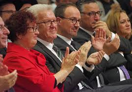 Winfried kretschmann fordert bürger auf, kontakte zu vermeiden. Es Gibt Keinen Schlussstrich Unter Der Vergangenheit Singener Wochenblatt