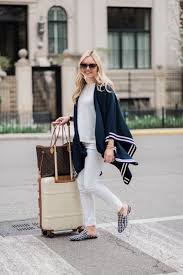 A Fashionable Travel Outfit That S Still Comfortable Bows Sequins Fashion Travel Outfit Chic Travel Outfit Travel Clothes Women