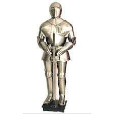 Full plate steel armour developed in europe during the late middle ages, especially in the context of the hundred years' war, from the coat of plates worn over mail suits during the 14th century. Antique Armor Suit Medieval Armour Suit Medieval Suits à¤†à¤° à¤®à¤° à¤¸ à¤Ÿ à¤•à¤µà¤š à¤¸ à¤Ÿ In Roorkee Metallic Era Id 20525369333