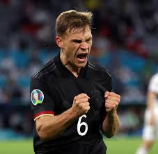 Joshua kimmich currently earns 137.000,00 paunds per week. Em 2021 Joshua Kimmich Deutschlands Schlusselspieler Welt