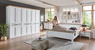 «landhaus trifft moderne mondo küche. Schlafzimmer Mondo Basella Komplette Schlafzimmer Komplette Programme Mobel Alles Wohnen Dieser Welt Im Einrichtungs Centrum Und Auf Ostermann De