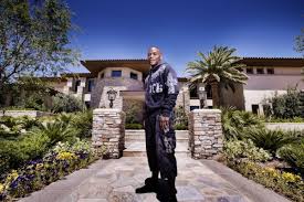 It is interesting that floyd hung on the wall in his house a portrait of the ufc fighter conor mcgeorge. Carproperty Com Floyd Mayweather S Las Vegas Mansio