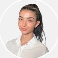 Lola Medrano's Instagram, Twitter & Facebook