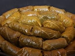 Sarmalute traditionale moldovenesti in foi de varza murata, cu afumatura si suc de rosii, sunt deosebit de gustoase. Reteta Sarmalute Moldovenesti In Foi De Vita