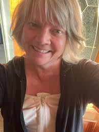 Update: I'm in NO pain this morning 🙌🏻🙌🏻🙌🏻 and I'm really feeling  like wearing this compression bra is pointless 😂🤣. It's so loose y'all  🎉😆 I can lift my arms high enough