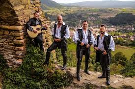 Miron fratila joc precini se aduna cai muzica buna la rest titanic. Haiducii Lui 7 Cai Florin Vos Proiect De Suflet NÄscut Din Prietenie Èi Bucuria De A Canta Stiri Din Mures Stiri Targu Mures Liderul Presei Muresene