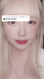 차에 마스크로 핸드폰걸기