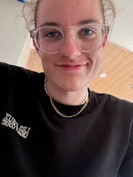 Hey derude. Jeg har netop lagt sidste hånd på første version af min nye  hjemmeside jesperdahlcreative.dk. Jeg er absolut nybegynder på området og  det er bestemt work-in-progress, men jeg vil gerne have