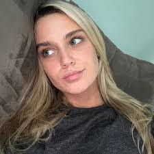 Donna Caranto's Instagram, Twitter & Facebook