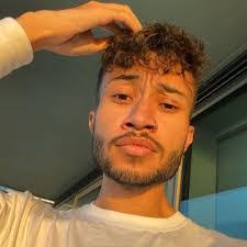 Brian Mendez's Instagram, Twitter & Facebook