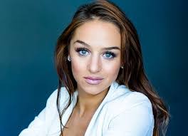 Victoria Singer's Instagram, Twitter & Facebook