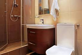 Ho seguito il rifacimento di decine di bagni. Idee E Costi Per Ristrutturare Un Bagno Piccolo Tirichiamo It