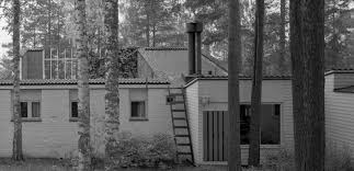 Besides the residence, the grounds of the experimental house also contain a sauna as well as aalto's boat and it's enclosure. House In Muuratsalo Data Photos Plans Wikiarquitectura