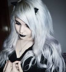 Short hair can be feminine and stylish, check! 30 Creative Emo Hairstyles And Haircuts For Girls In 2021