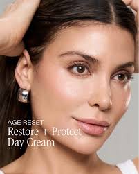 Holiday-ready skin starts here! 💚✨ Our Green Tea Mint Cleanser is the  perfect refresh for your morning routine, giving you that cool minty feel  and an antioxidant boost for soft, clear skin