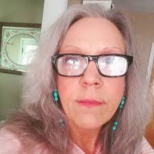 Belinda Gresham's Instagram, Twitter & Facebook