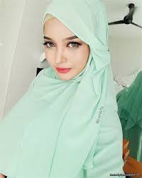 Isteri kepada hafiz hamidun, joy revfa berang apabila difitnah menjadi punca kepada keruntuhan rumahtangganya. Bekas Suami Joy Revfa Saya Juga Nekad Mahu Cerai Joy Revfa Hiburan Mstar Joy Revfa Isteri Penyanyi Lagu Ketuhanan Hafiz Hamidun Pembubaran Nikah Di Mahkamah Rendah Syariah Petaling