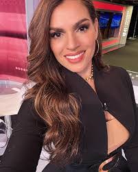 Damaris Roman's Instagram, Twitter & Facebook