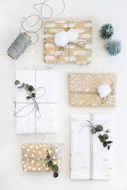 In letzter sekunde noch ein geschenk besorgt und in der hektik das passende geschenkpapier vergessen. 3 X Anders So Einfach Kannst Du Geschenkpapier Selber Machen Provinzkindchen Geschenkpapier Geschenke Verpacken Kinder Geschenke