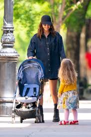 She also previously dated a star is born actor bradley cooper, with whom she shares daughter lea de seine, who was born in. Irina Shayk S Roomy Fenty Top Has Us Second Guessing Our Sweats