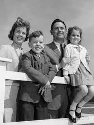 A Portrait Of The Typical Nuclear Family Of The 1960s A Husband And Wife And Their Children Family Portraits Nuclear Family American